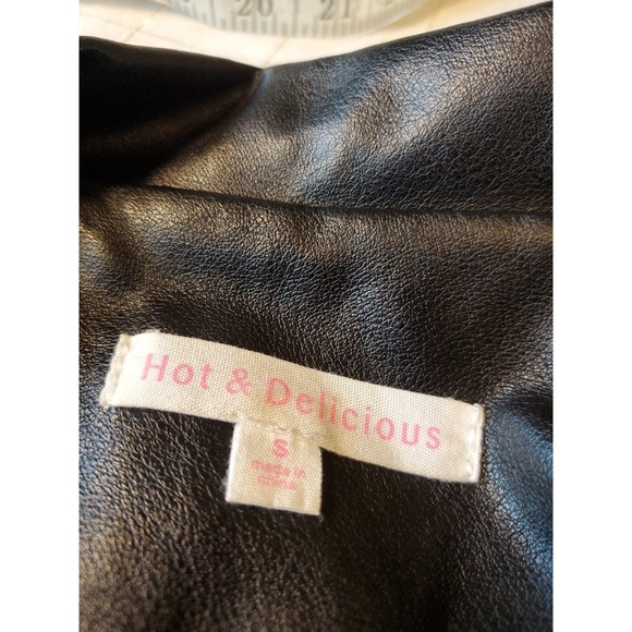 Hot & Delicious Faux Leather Jacket SMALL Cropped Punk Biker Patches Moto - Picture 6 of 16
